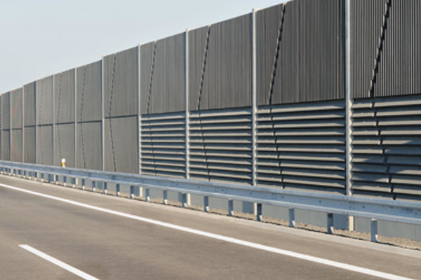 Brick wall barrier for outdoor soundproofing